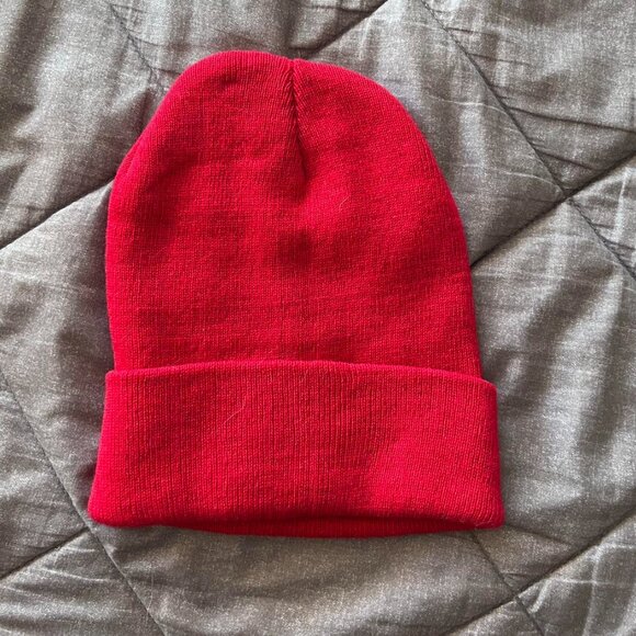 Red beanie - Picture 2 of 4